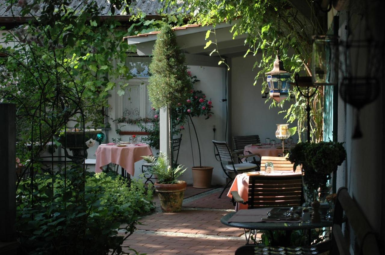 Hotel Schwarzer Adler 에를랑겐 외부 사진